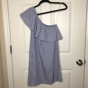 One shoulder dress